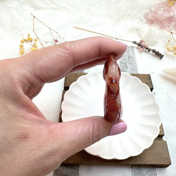 Gorgeous Small Unicorn Carving - Picture 3 of 6